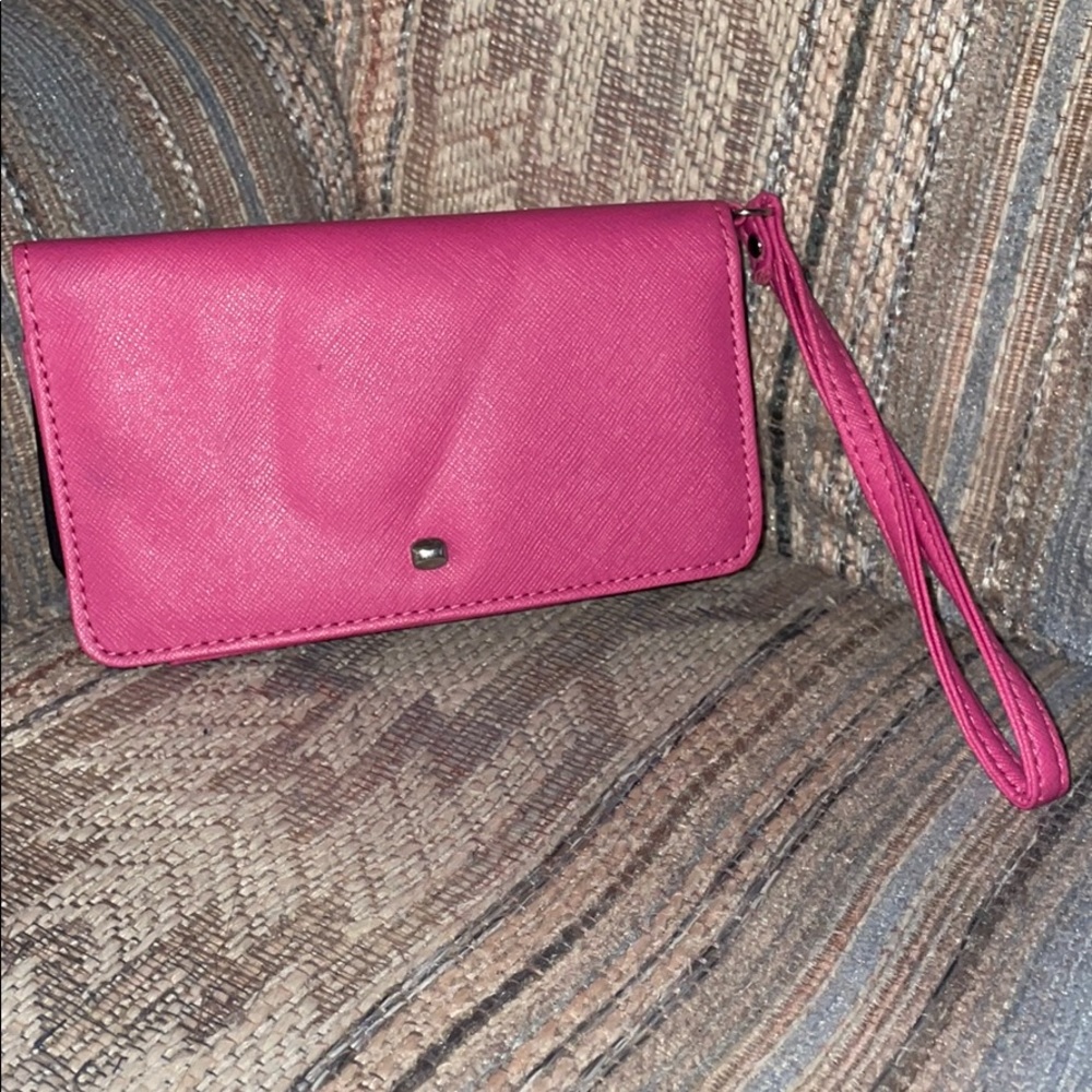 3/$20 ❤️ Pink wristlet phone case & wallet